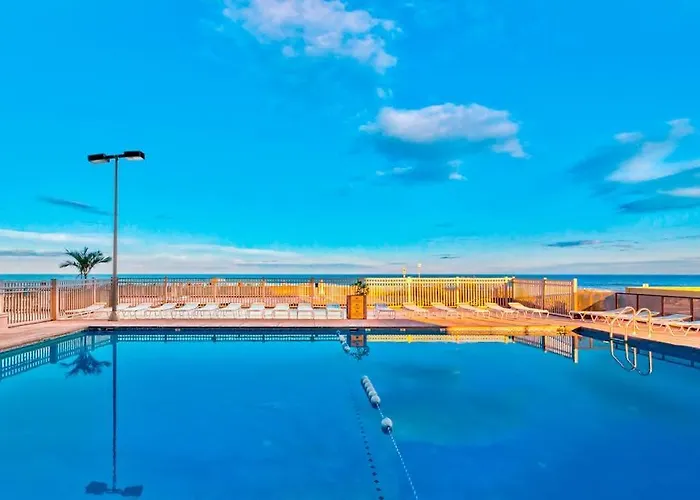 Great With Angled Ocean Views Balcony Washer & Dryer & Pools Holiday home