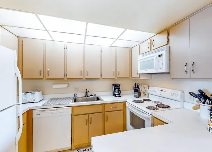 Great With Angled Ocean Views Balcony Washer & Dryer & Pools