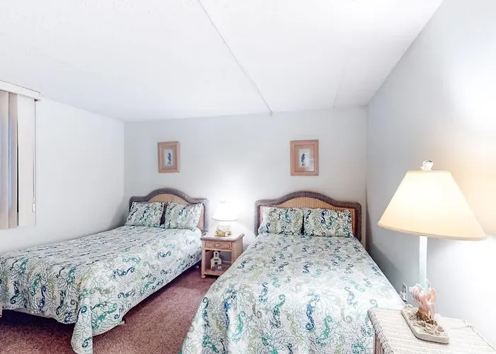 Great With Angled Ocean Views Balcony Washer & Dryer & Pools