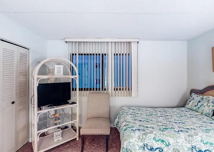 Holiday home Great With Angled Ocean Views Balcony Washer & Dryer & Pools Ocean City