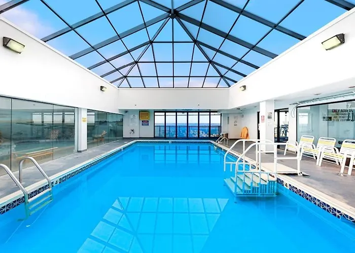 Holiday home Great With Angled Ocean Views Balcony Washer & Dryer & Pools