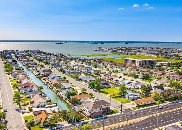Great With Angled Ocean Views Balcony Washer & Dryer & Pools